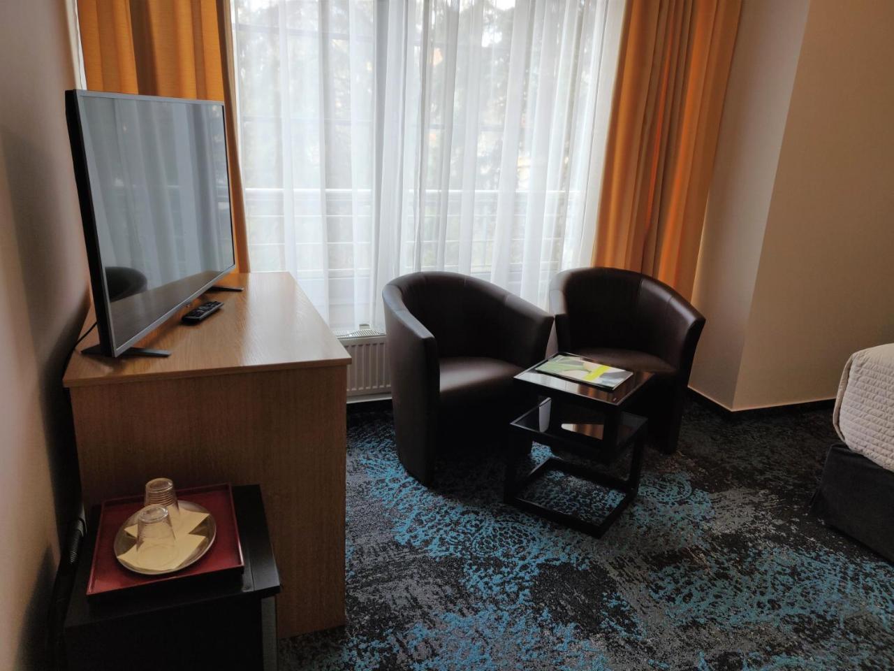 Hotel Oya ปราก ภายนอก รูปภาพ